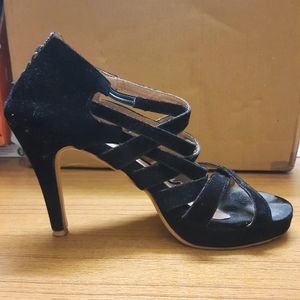 Criss Cross Black High Heels 5 Inch, Size 40, Feet Impression On The Sole Other Than That No Defects