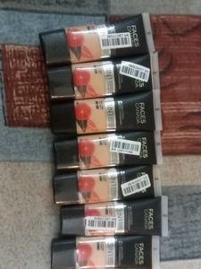 Faces Canada Foundation Pack Of 7