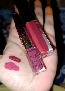 2 Pc Matte Lipstick +freebie 😍❤✅