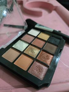 Eyeshadow Palette - Professional Cosmetics