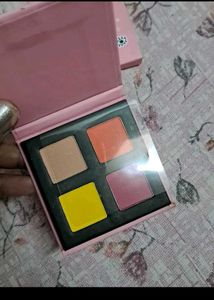 MyGlamm Hot Mess Eyeshadow Kit