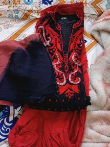 Red &amp; Black Embroidered Kurti Set