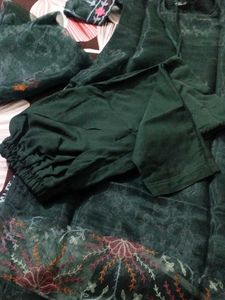 Beautiful Pakistani Suit With Freebie
