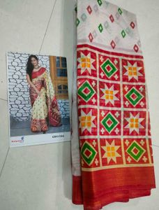 Elegant White &amp; Red Patterned Saree
