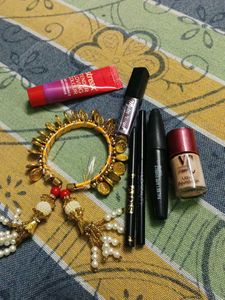 Makeup and Hair Accessories Bundle
