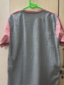 Oversized XL Grey Pink Levi’s T shirt