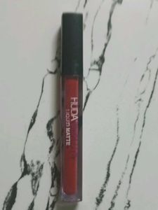 Huda Beauty Liquid Matte Lipstick