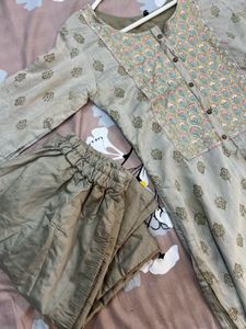 Embroidered Grey Kurta Set