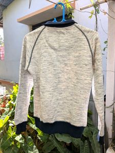 Stylish Grey Zip-Up Jacket