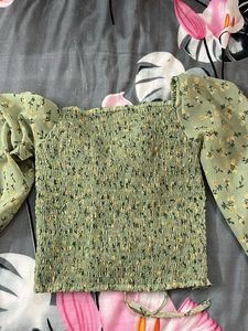 Green Puffy Full Sleeve Top