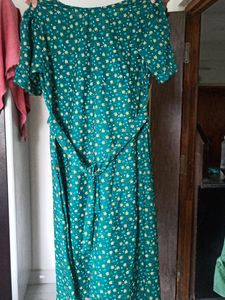 Beautiful Green Floral Dress With Belt.. SALE