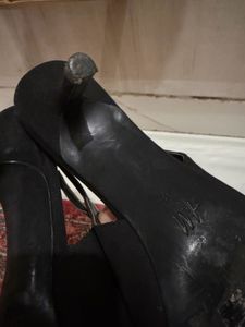 H&amp;M Black pointed Heels