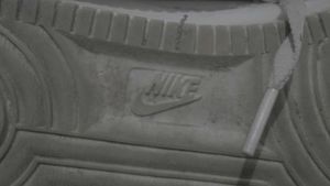 Nike Sneakers | Aura 🔥| Small  DEFECT Repairable
