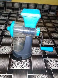 Fruit &amp; Veg Hand Juicer Easy To Make