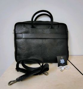 Arista Vault Fingerlock Smart Leather Laptop Ba