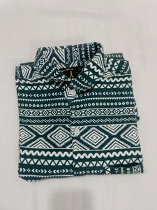 Patterned Men&#39;s Shirt