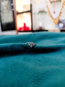 ✨👀 Sterling Silver Ring 🥰💍🌸