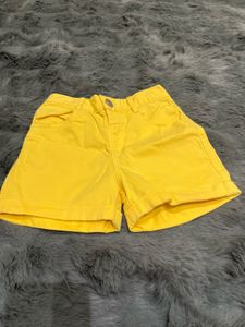 2 White And Yellow Girls' Shorts