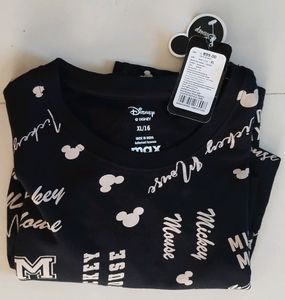 Women&#39;s Disney Print crop Sweatshirt size XL
