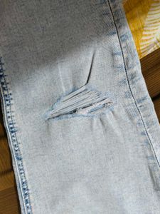 Nuon Women Ripped Jeans