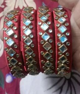 4 Kundan Bangle