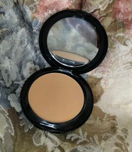Lakme Unreal Dual Cover Pressed Powder
