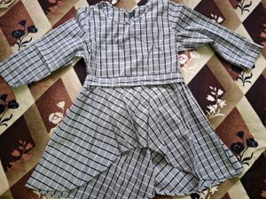 White And Black Checkered Top
