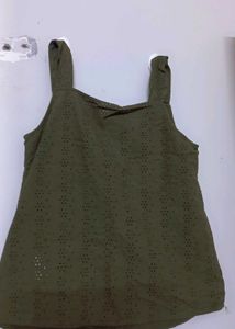 Olive Green Top 💚