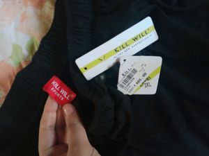 Unisex Black Solid Sports Shorts(Capris) - XL