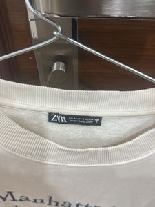 Zara Manhattan Sweatshirt