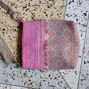 ELEGANT SLING BAG