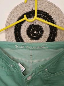 WOMEN&#39;S JEANS