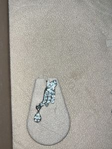 White stone jewellery set