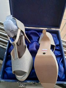 Now In Offer Price Brand New Pencil Heels 👠