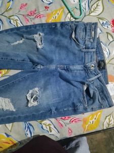 Distressed Skinny Jeans