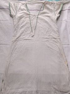 Off White Kurta Top With Embroidery