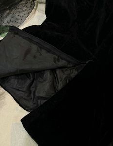 ✨ Elegant Black Velvet Mini Dress