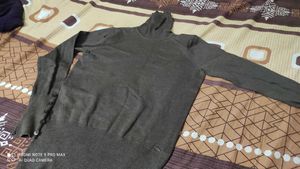 Brown Woman And Girl&#39;s Neck Top..