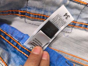 Blue 🔵 Jeans  With Tag .