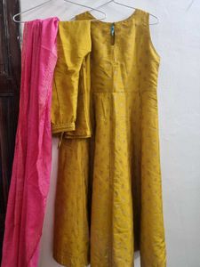 Elegant Mustard Kurta Set