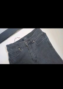 Girlfriend Grey Denim Distressed Candice Jeans .si