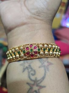 Gold-toned Bangle