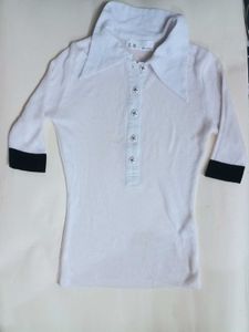 White Tee BODY FITTED TOP