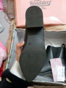 Roadster Black Chelsea Boots