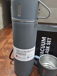 Vaccum Flask Set With Cup