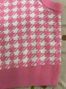 Women Pink &amp; White CheckedAcrylic Cr