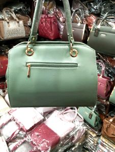 ✨ Premium Quality And Elegant Green Handbag 👜