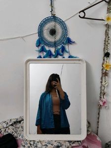sea green shirt