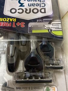 DORCO RAZOR SET