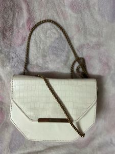 White Sling Bag ❤️‍🔥